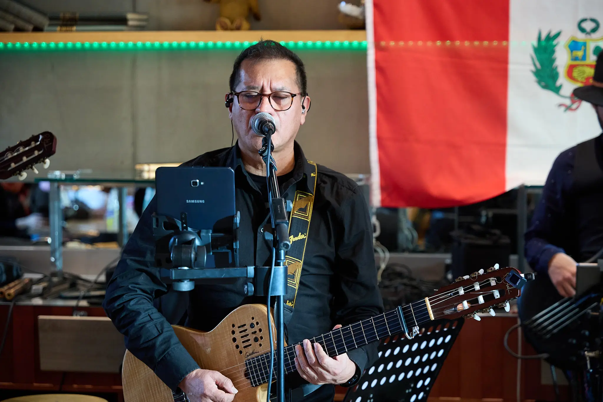 Eventfotografie Bern – Raul Huerta &amp; Palisandro — Bar, Hotel Ibis Bern